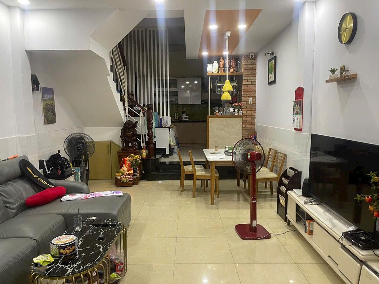 Rẻ hơn thị trường 5 Tỷ, Ngang lớn 15m, MT NGAY TRƯƠNG ĐỊNH, Q3. 200m2. 52 tỷ