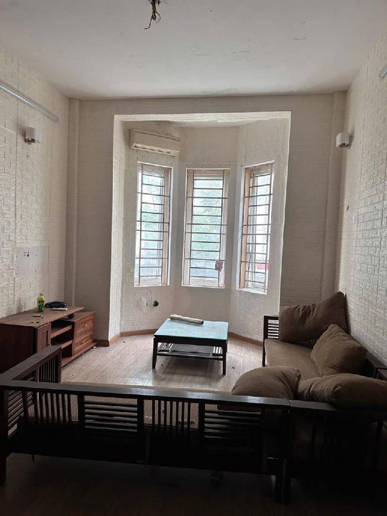 Bán nhà yên lạc 4 tầng 70M phân lô ô tô tránh vào nhà hai bà trưng