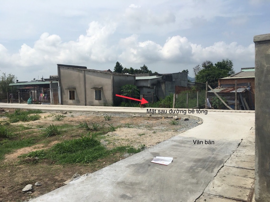 Bán 236 m đất hai mặt tiền đường nhựa nở hậu