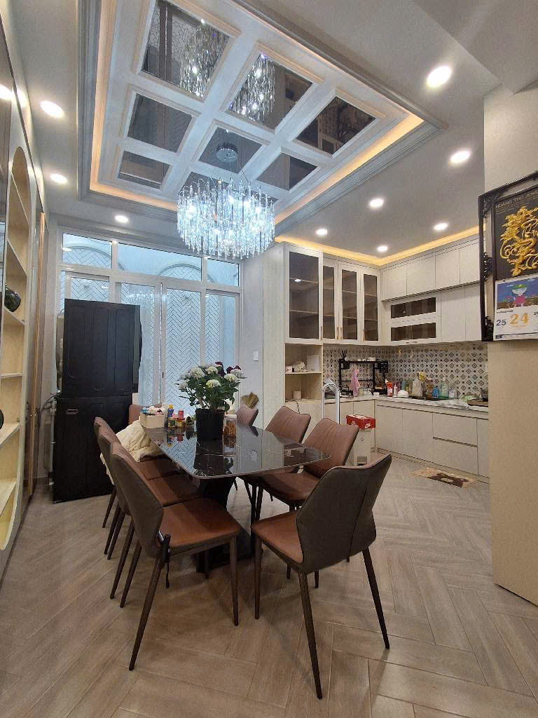 Huỳnh Tấn Phát (30m ra mặt tiền); 5,5x15m; nhà đẹp 3 tầng vào ở ngay; hẻm sạch t