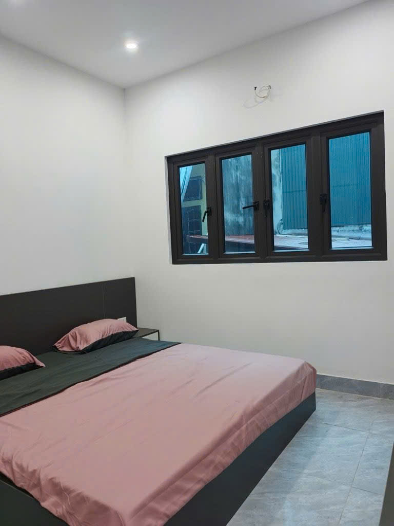 Bán nhà tam trinh 4 tầng long lanh 4PN gần phố hoàng mai