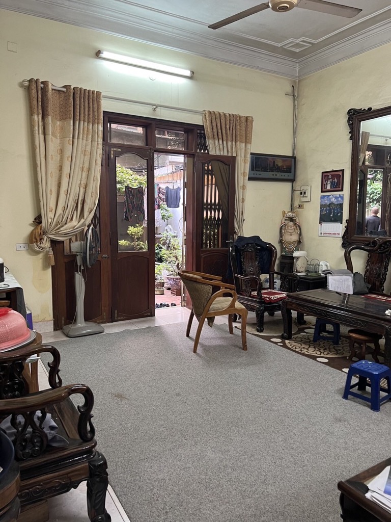 Bán 224M hoàng cầu tặng nhà ô tô đống đa