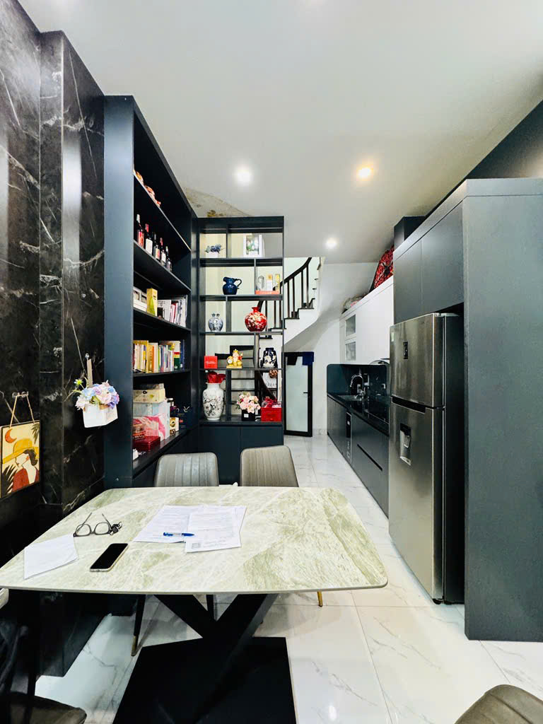 Nhà đẹp khu quân đội – Lạc Long Quân – 3PN đủ công năng, full nội thất, an ninh