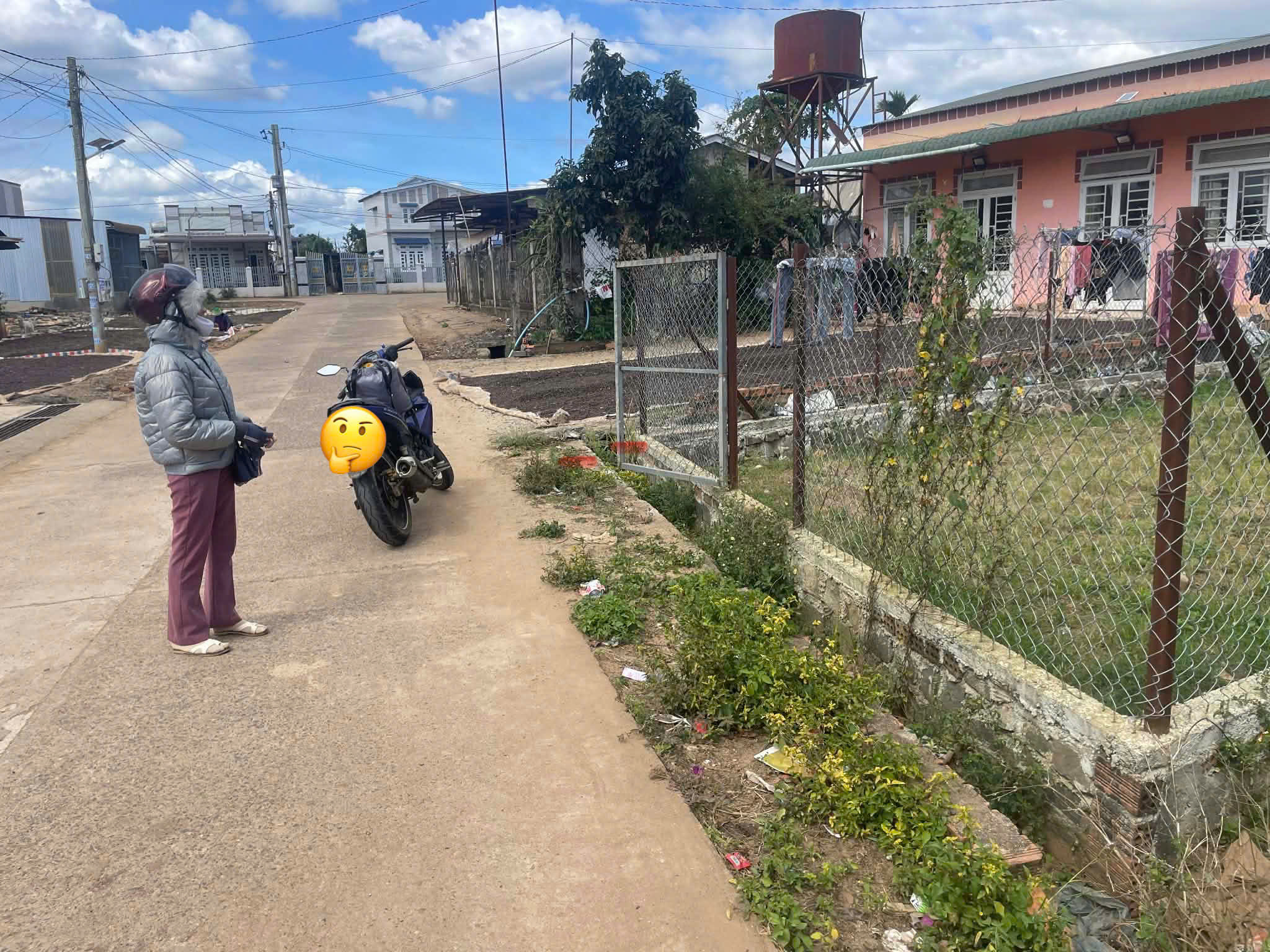 Đất hẻm ql20, pê tông 2 oto tránh nhau, khu dân cư đông đúc, thông qua dt724