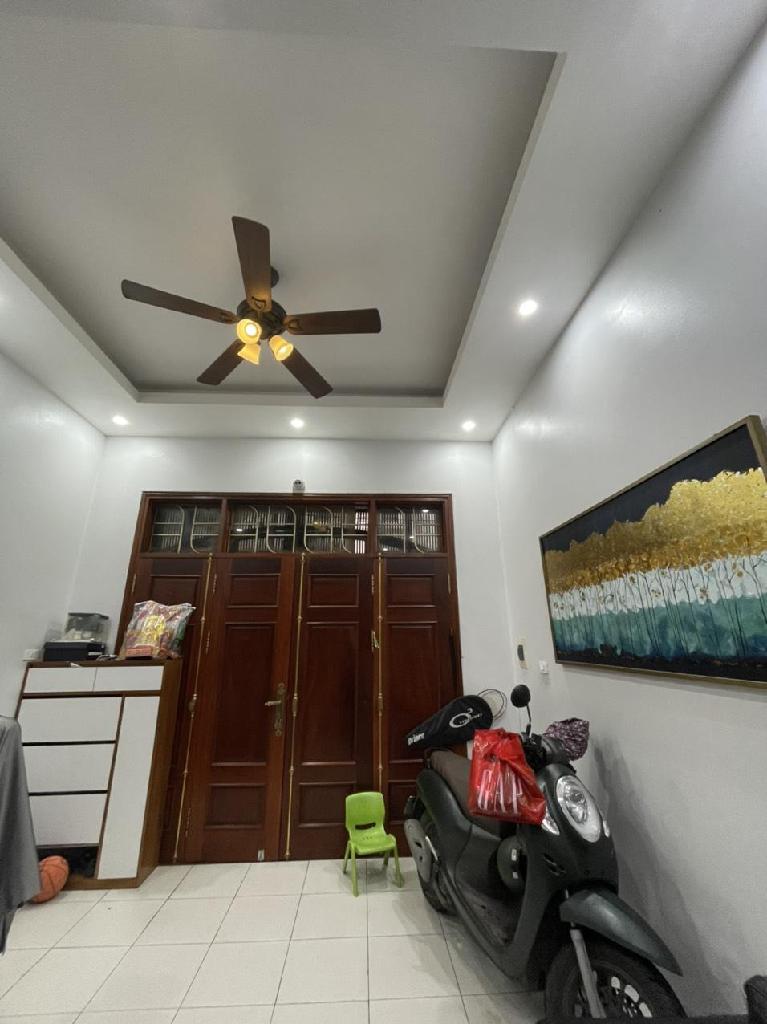 Bán nhà lạc trung 4 tầng long lanh phân lô vỉa hè ô tô kinh doanh hai bà trưng