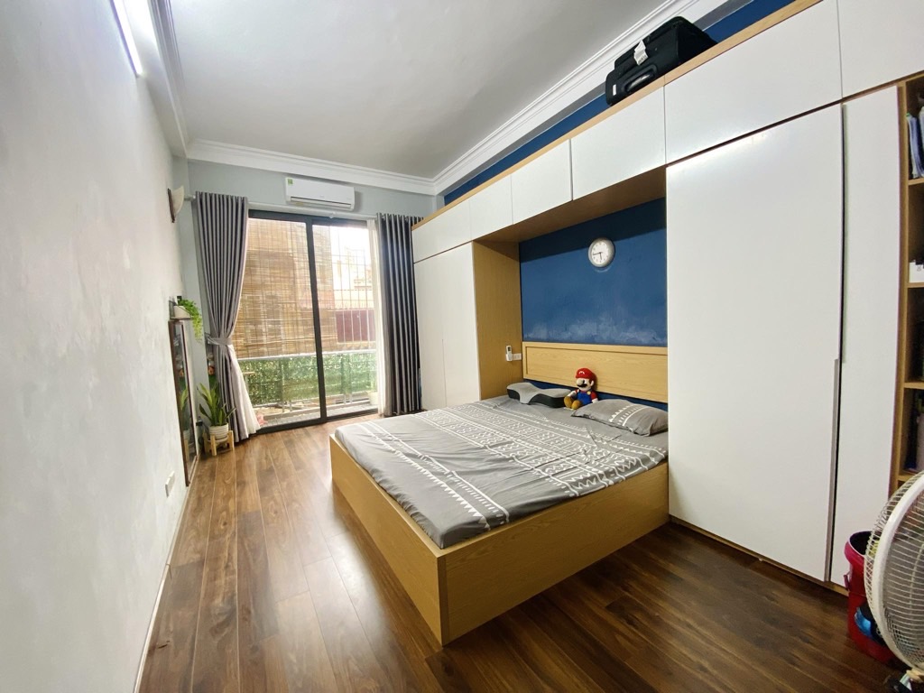 Bán nhà đường hoàng mai 4 tầng dân xây gần trương định