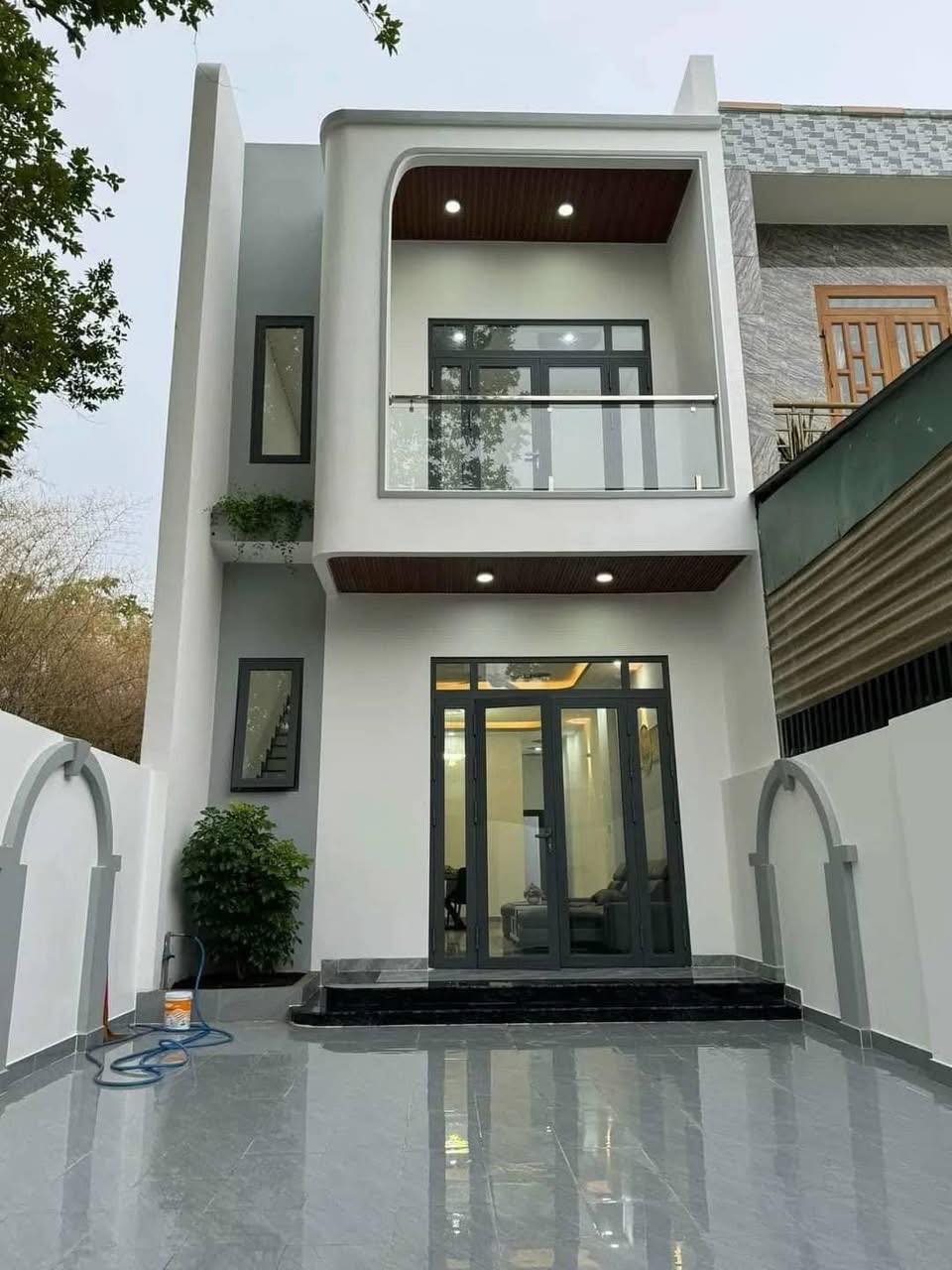 SIÊU HOT NHÀ CHÍNH CHỦ MỚI XÂY - KHU DÂN CƯ ĐÔNG ĐÚC - GIÁ CHỈ 2 TỶ 5