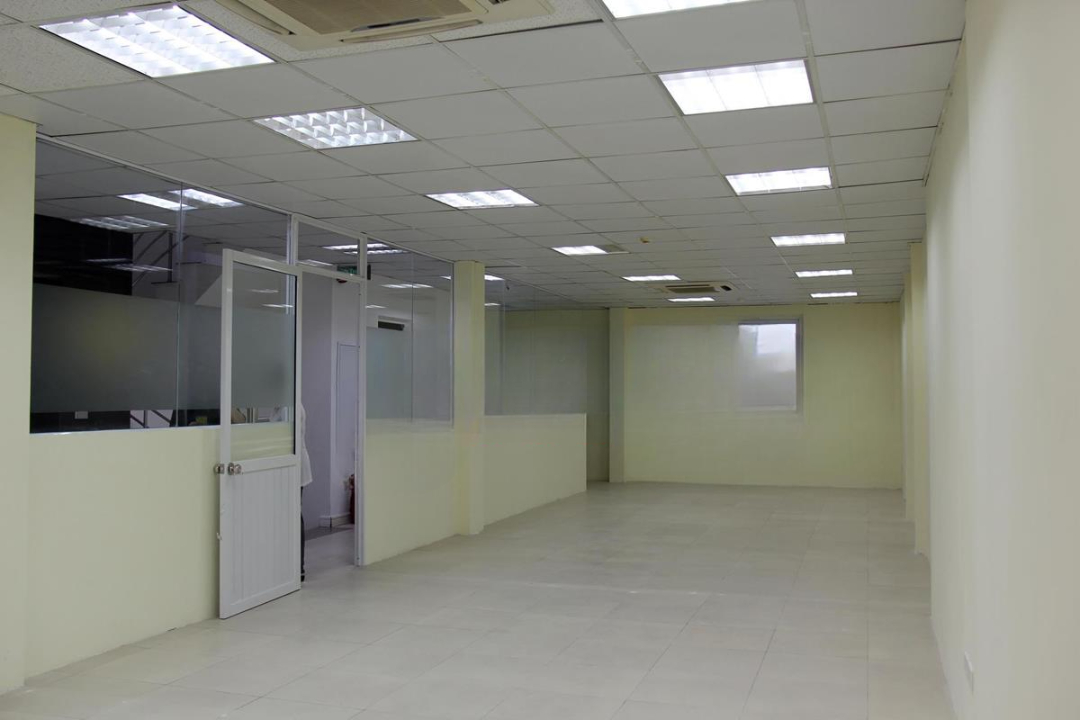 VP 45m2 giá thuê rẻ, đẹp, thoáng tại 62 Yên Phụ. LH ngay 0929236669