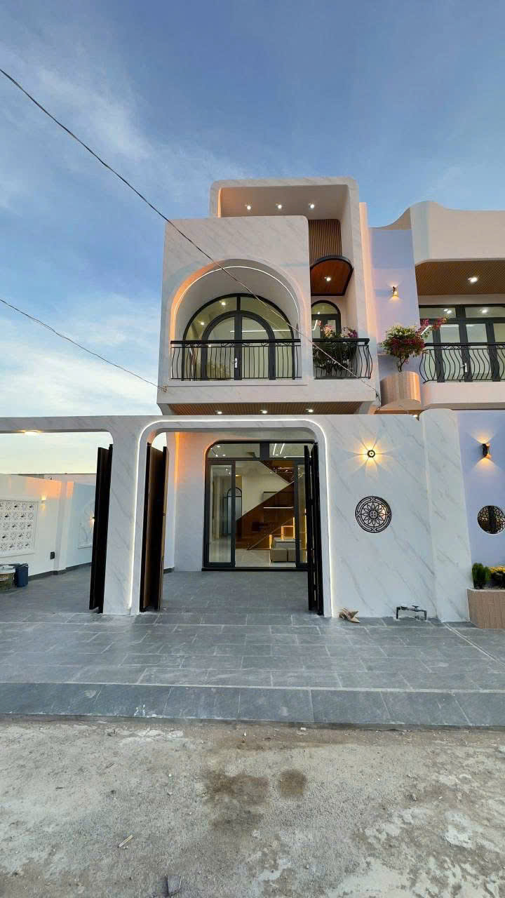 CHÍNH CHỦ BÁN NHÀ 1 TRỆT 1 LẦU – MT TRUNG TÂM PHƯỜNG 4 – TP. TÂN AN – LONG AN