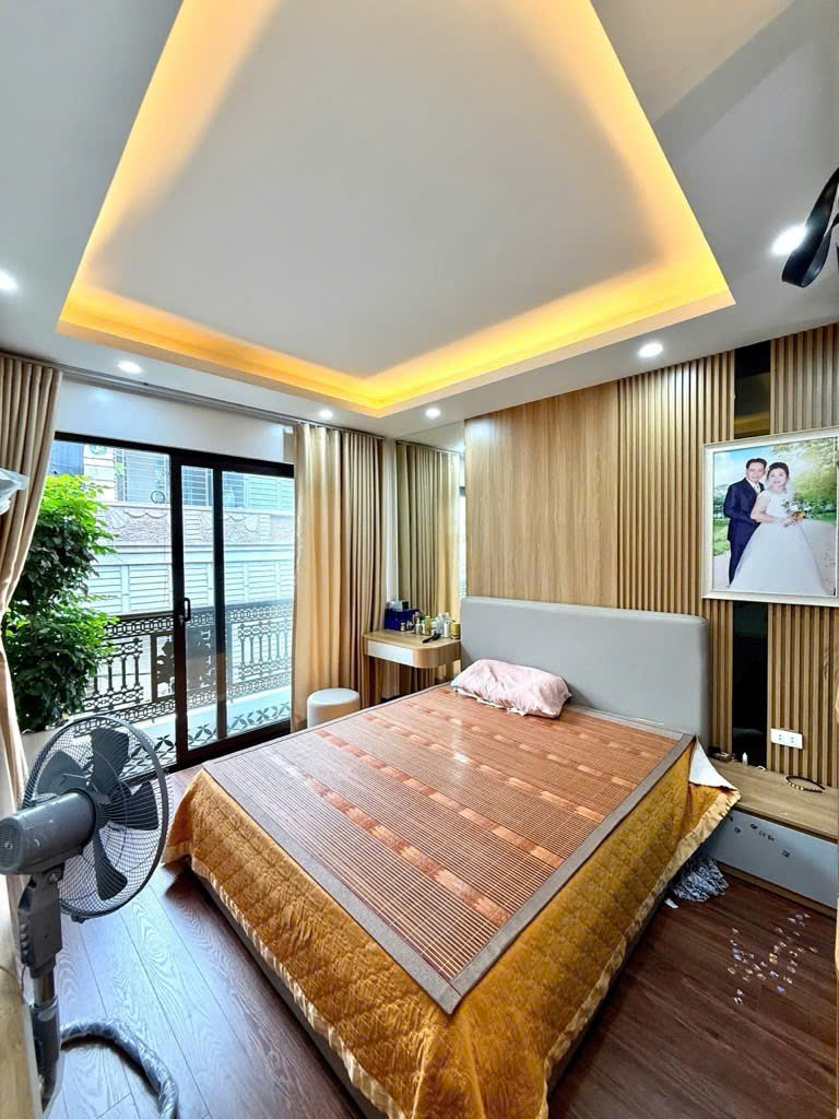 Siêu phẩm nguyễn chính bán nhà 5 tầng thang máy long lanh lô góc ô tô kd hM