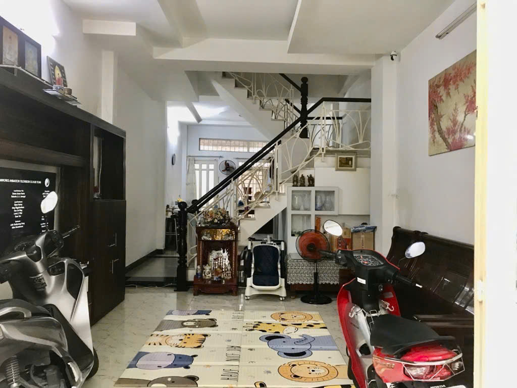 Chủ giảm 900tr bán nhà 2 tầng, ngay trung tâm Phường Tân Hưng; DTSD 100m2