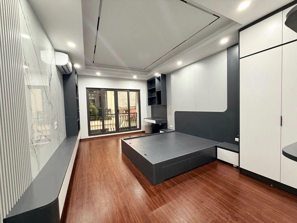 Bán nhà phân lô 6 tầng thang máy long lanh 2 thoáng ngõ 299 đường hoàng mai