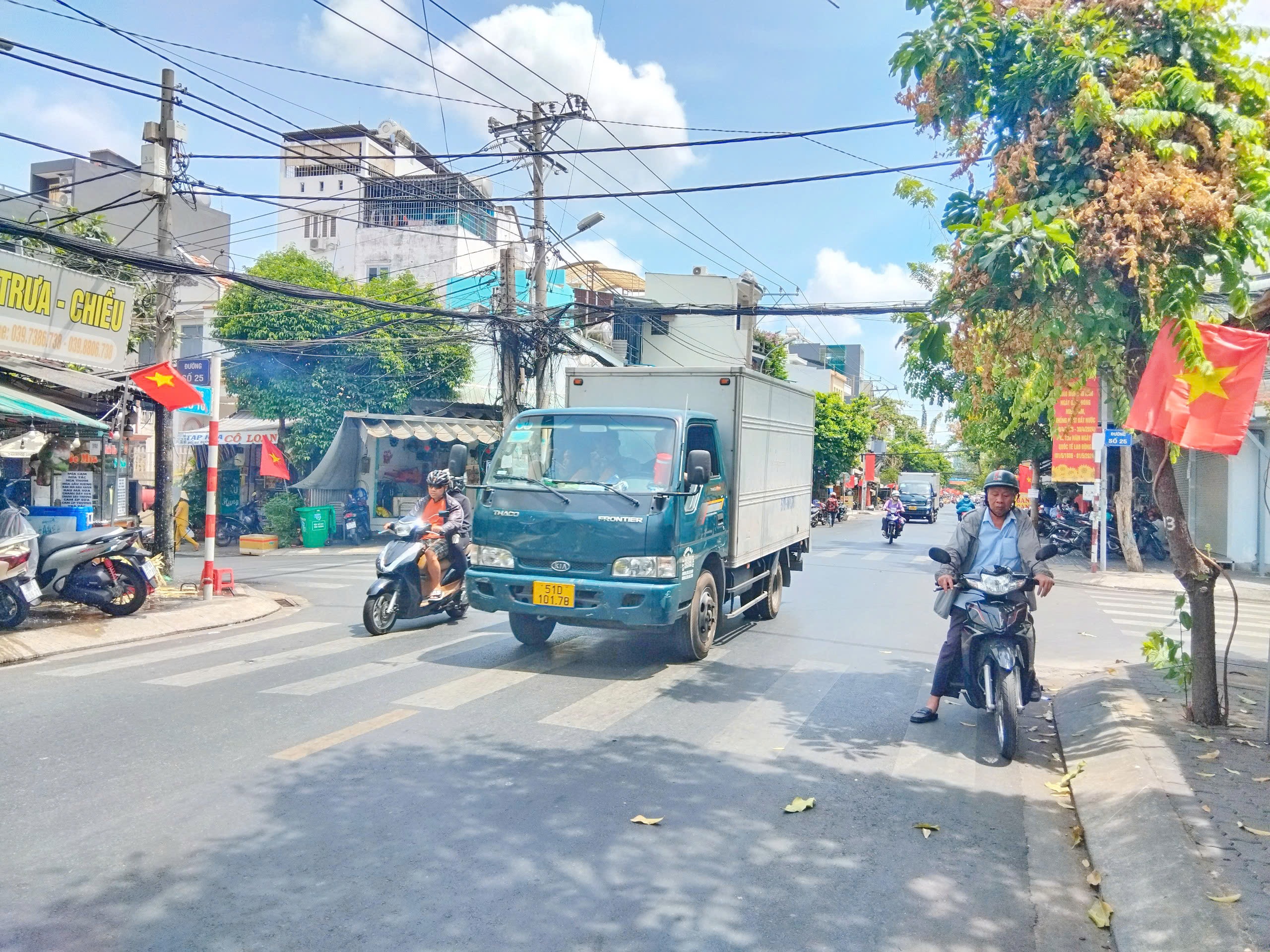 Bán nhà 2 lầu Mặt tiền ĐS Tân Quy Quận 7