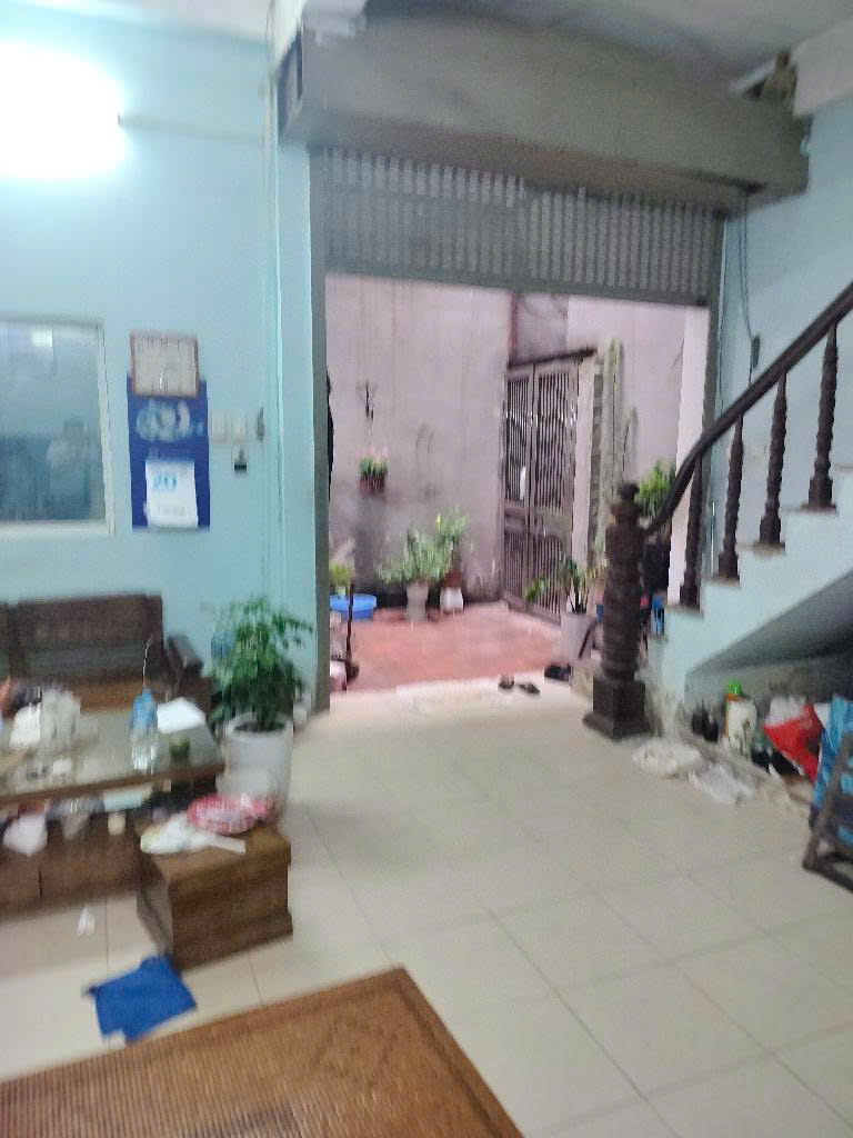 Nhỉnh 8 tỷ bán 89M phố vọng tặng nhà 20 ra phố hai bà trưng