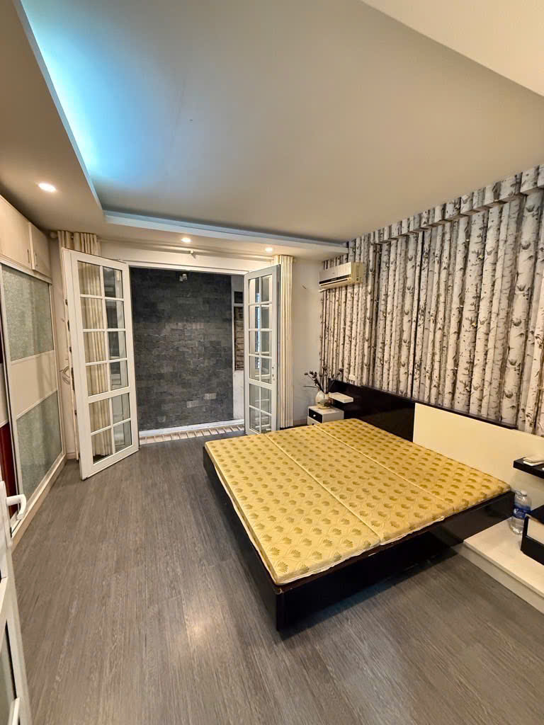 TRUNG TÂM BA ĐÌNH – LÔ GÓC 2 THOÁNG – Ô CHỜ THANG MÁY – FULL ĐỒ GỖ TỰ NHIÊN