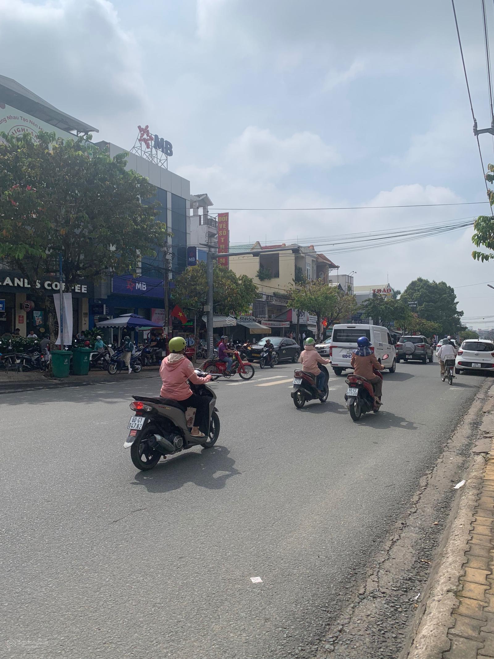 Bán gấp lô 119m2 Ngon-Bổ-Rẻ, Ngay Khu dân cư có sẵn, cách Sân bay 7p, 1.25tỷ.