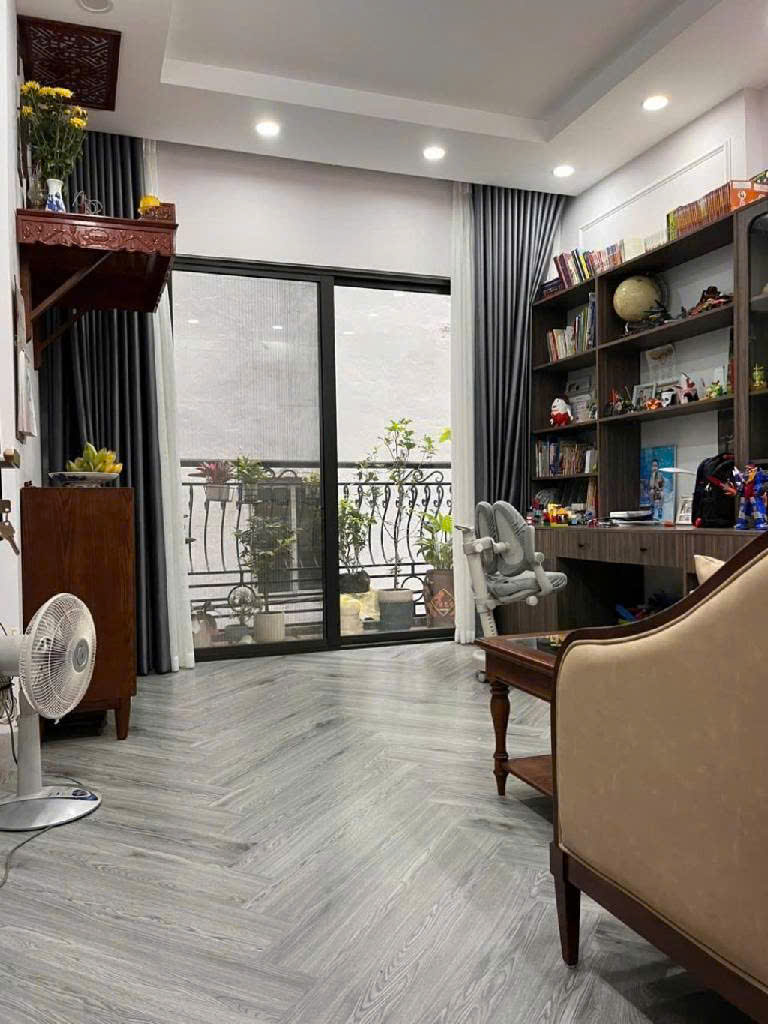 Bán nhà ngõ 243 tam trinh 5 tầng dân xây hoàng mai