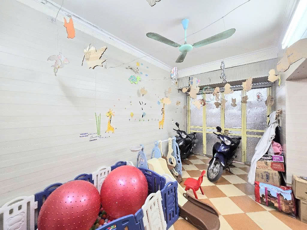 Kim đồng bán nhà 4 tầng phân lô mặt ngõ chính ô tô dừng đỗ kinh doanh hoàng mai