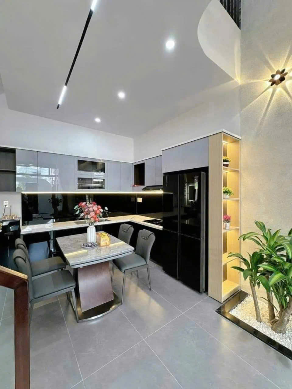 NHÀ ĐẸP GIÁ TỐT, NHIỀU TIỆN ÍCH CHỈN CHU, VỊ TRÍ SẦM UẤT