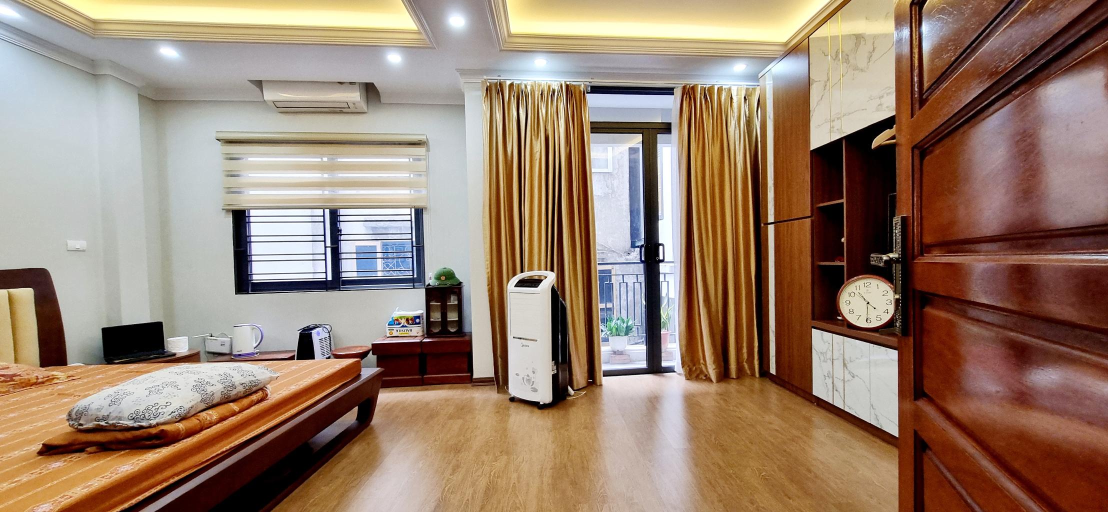 Bán nhà trương định 5 tầng long lanh dân xây ở ngay 1 nhà ra phố hoàng mai