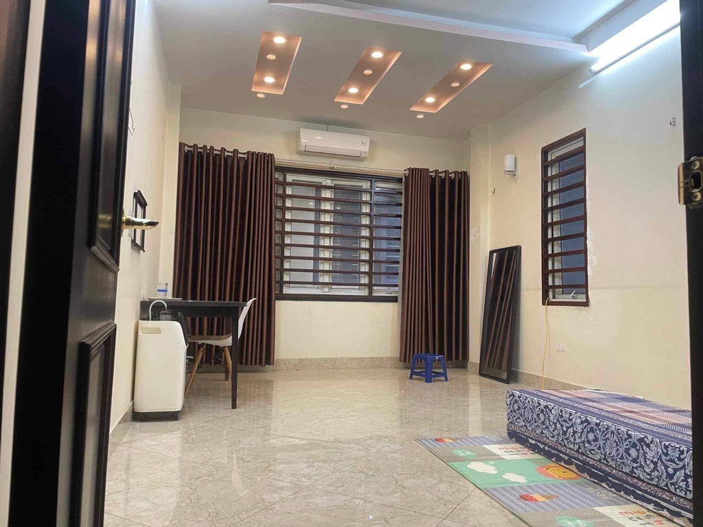 Bán nhà ngõ 533 giải phóng 5 tầng dân xây ở ngay hoàng mai