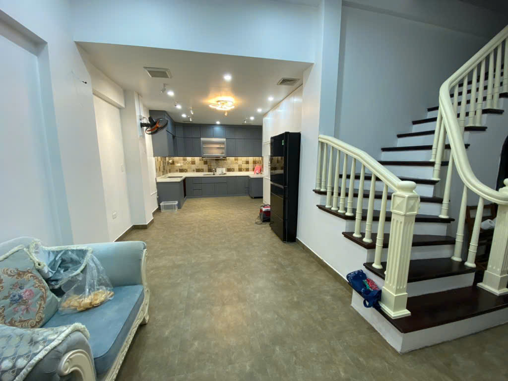 Siêu phẩm tạ quang bửu bán nhà tập thể vip 240M như thổ cư ô tô lùi cửa HBT