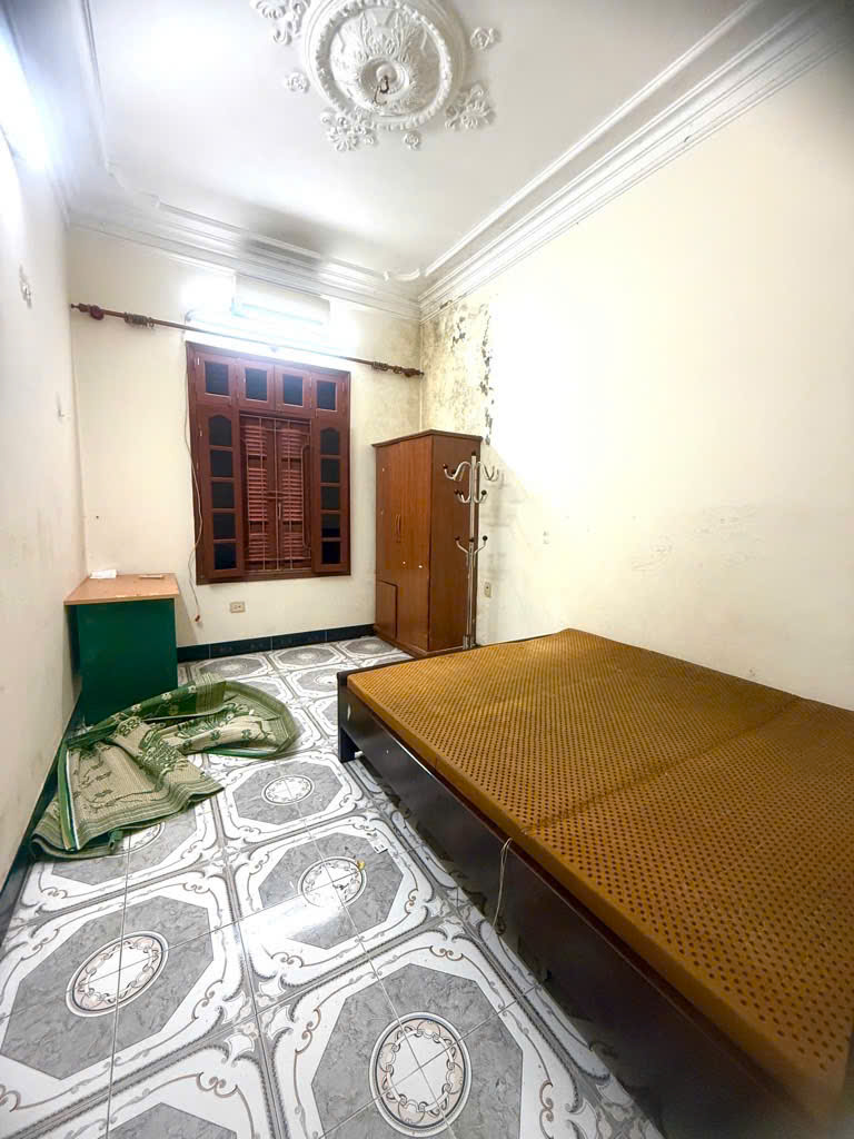 Bán nhà Ngọc Khánh – 33m², 4 tầng, trung tâm Ba Đình, giá chỉ 8.2 tỉ (TL)!