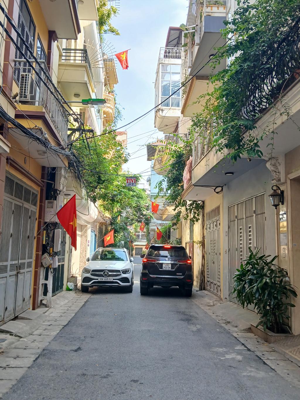 Yên lạc bán 70M tặng nhà phân lô 2 ô tô tránh hai bà trưng