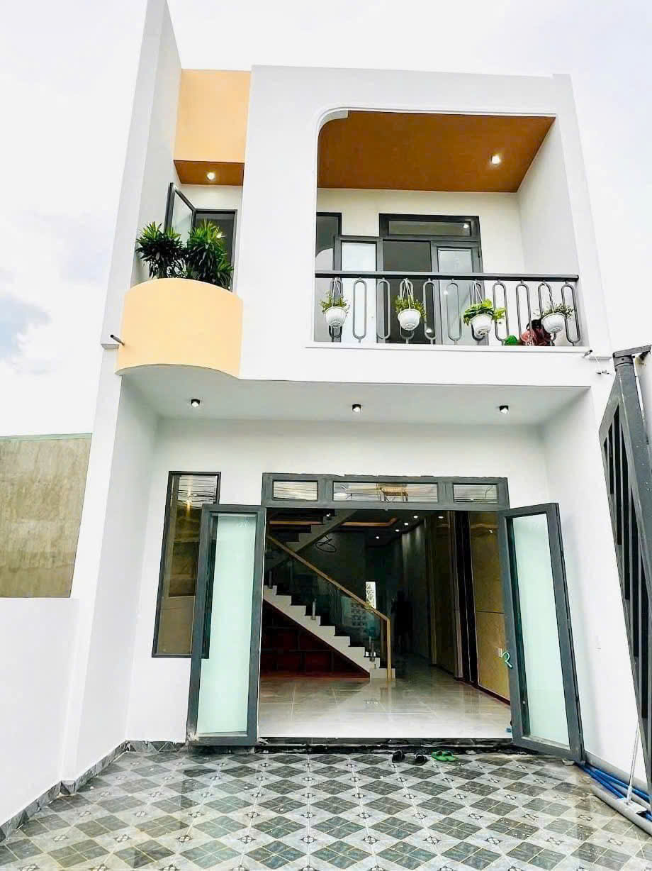 NHÀ 100M² – GIÁ 2 TỶ 3 – SHR.CÁCH CHỢ BÌNH CHÁNH 15p(Chính xác)NHÀ MớI XÂY