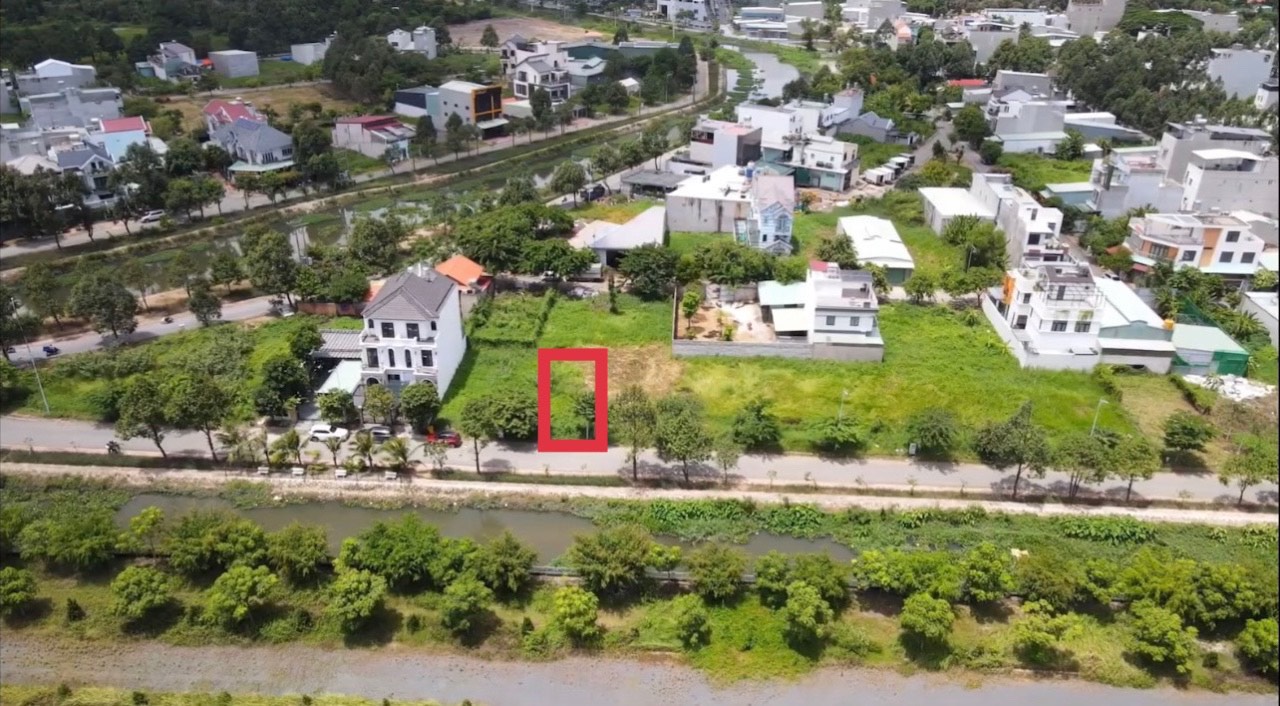 Làm ăn thiếu vốn, cần bán nhanh lô đất mặt đường nhựa 12m