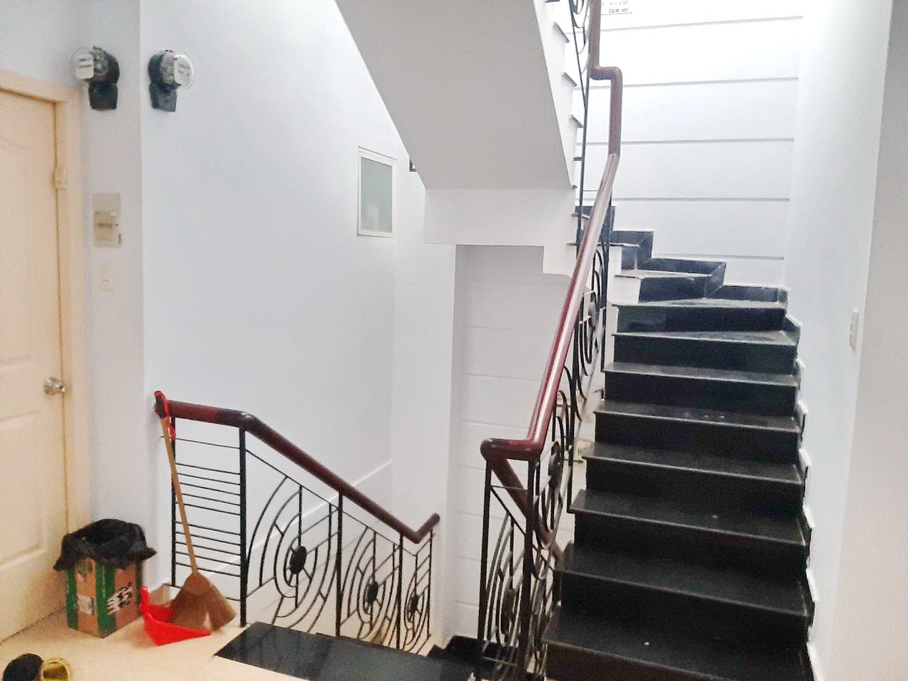 BÁN NHANH TÒA NHÀ 5 LẦU MT ĐƯỜNG SỐ TÂN QUY Q7