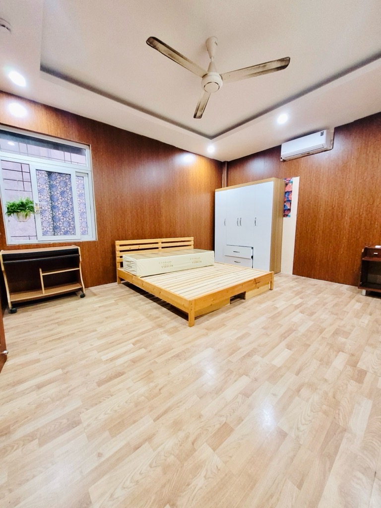 Bán nhà bạch mai 5 tầng long lanh 20M ra phố hai bà trưng