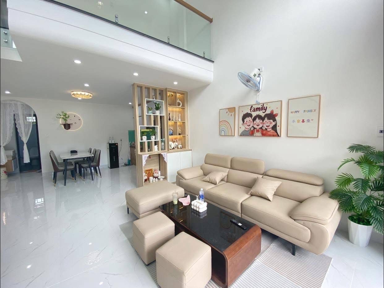 GIÁ CHỈ 2 TỶ3 - 95M² - NHÀ PHỐ THỜI THƯỢNG, SHR, MT RỘNG, THUẬN TIỆN KINH DOANH,