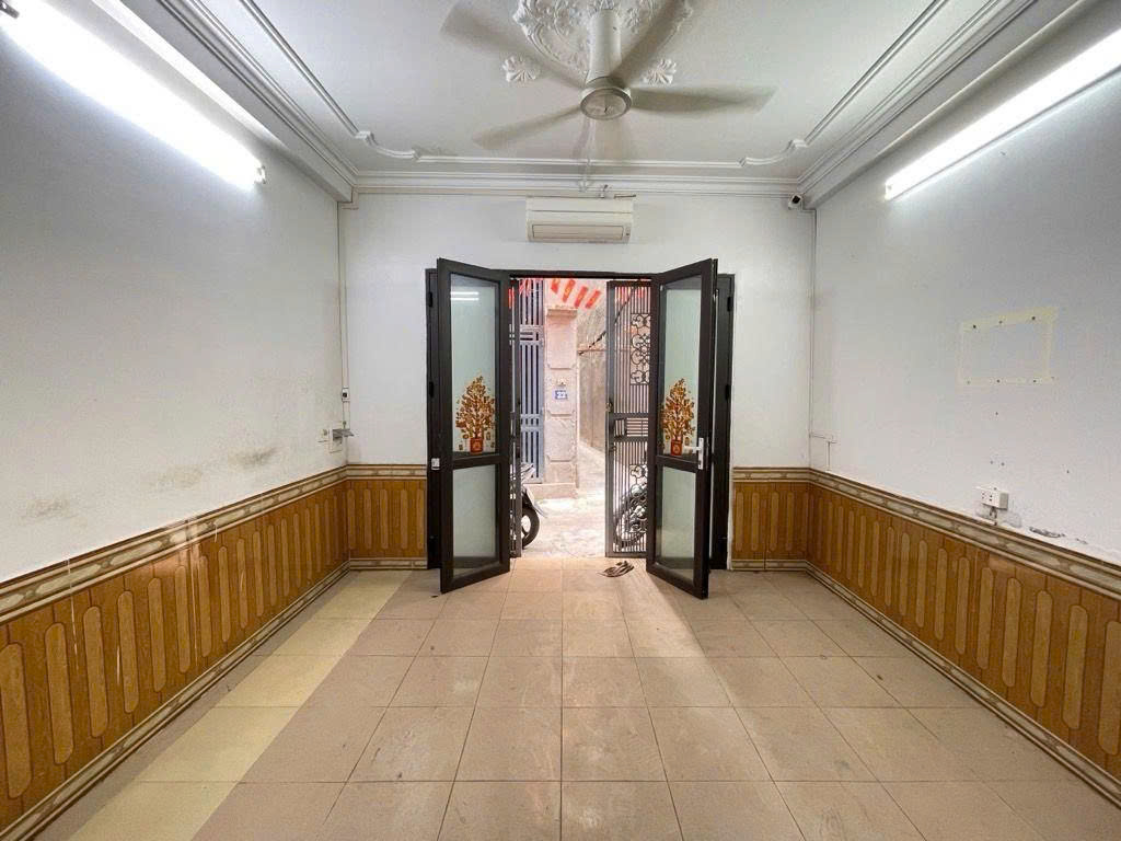 Bán nhà trương định 4 tầng đẹp dân xây lô góc ngõ thông hoàng mai