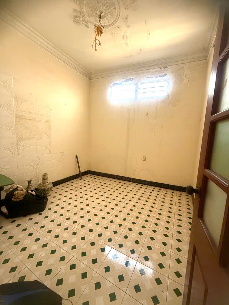 Nhà đẹp Ngọc Khánh – gần Triển lãm Giảng Võ, 5PN, sổ nở hậu, giá 8.2 tỉ!