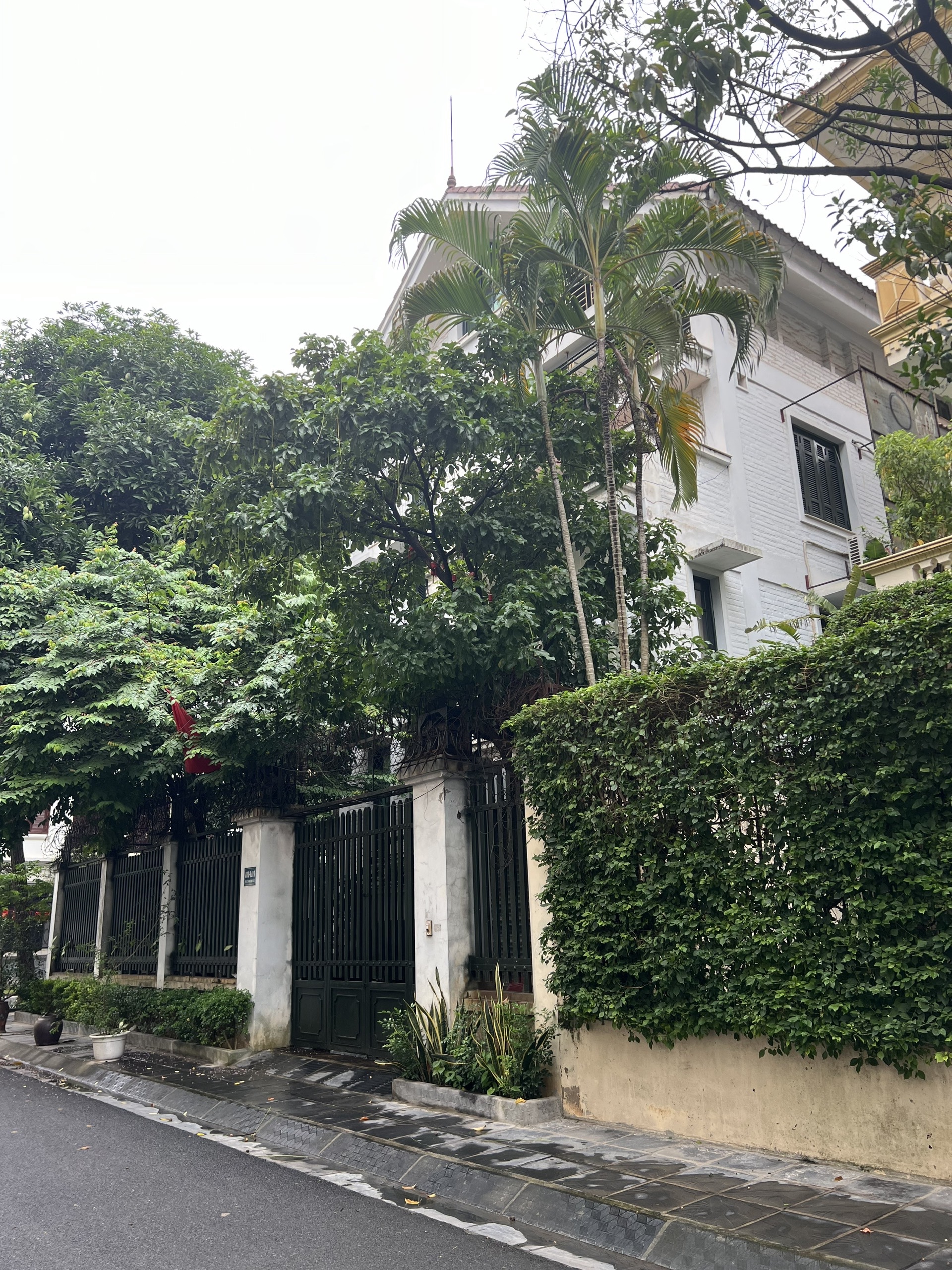 BÁN BIỆT THỰ RẺ NHẤT TRẦN NGUYÊN ĐÁN, LÊ TRỌNG TẤN HƠN 40 TỶ 150M2 KHU VIP