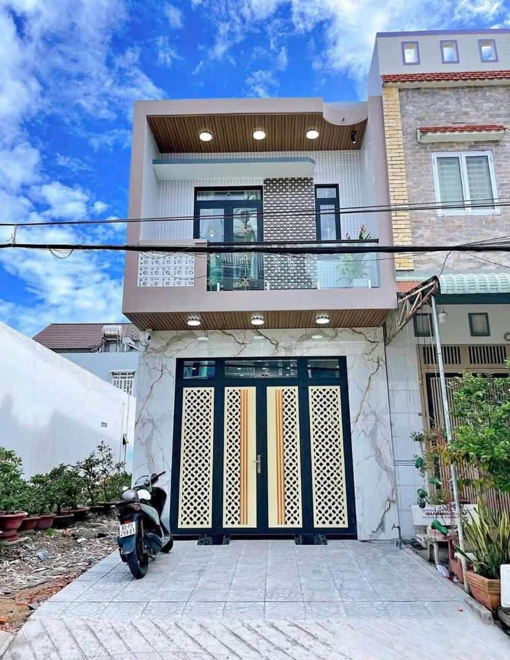 NHÀ 1 TRỆT 1 LẦU – DT 103M2 – GIÁ 2 TỶ 3 – NGAY KHU TT LONG TRẠCH - LONG AN