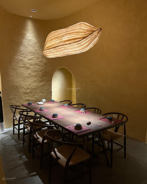 Bán nhà mặt phố Hoàn Kiếm 278m2 x 417 tỷ - Vỉa hè kinh doanh - Sổ đỏ trao tay