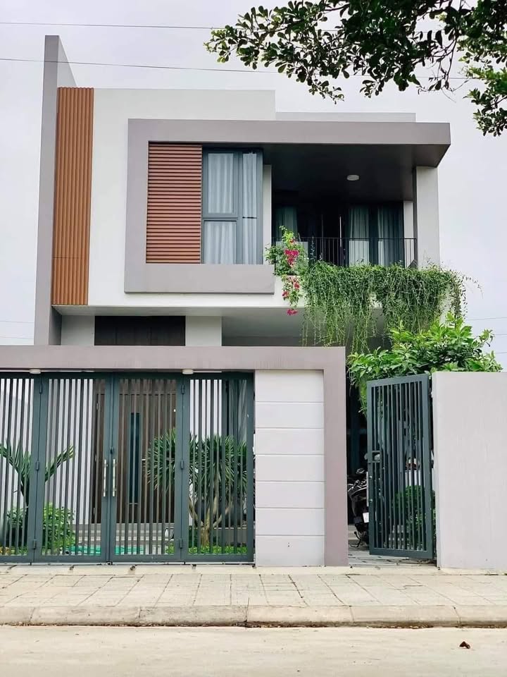 NHÀ PHỐ 102M² – SHR – KHU DÂN CƯ ĐỒNG BỘ – CHỈ 2,05 TỶ