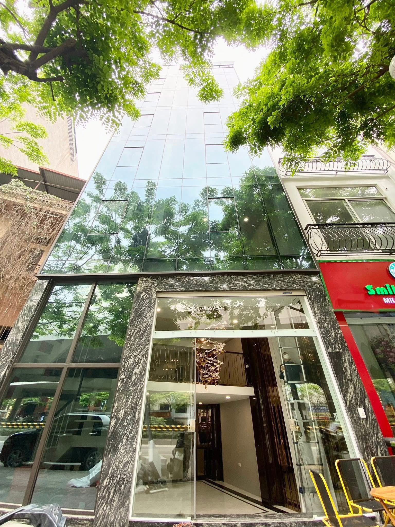 SIÊU PHẨM BUILDING 9 TẦNG - MẶT PHỐ PHẠM VĂN ĐỒNG - VỈA HÈ ĐẲNG CẤP 8M
