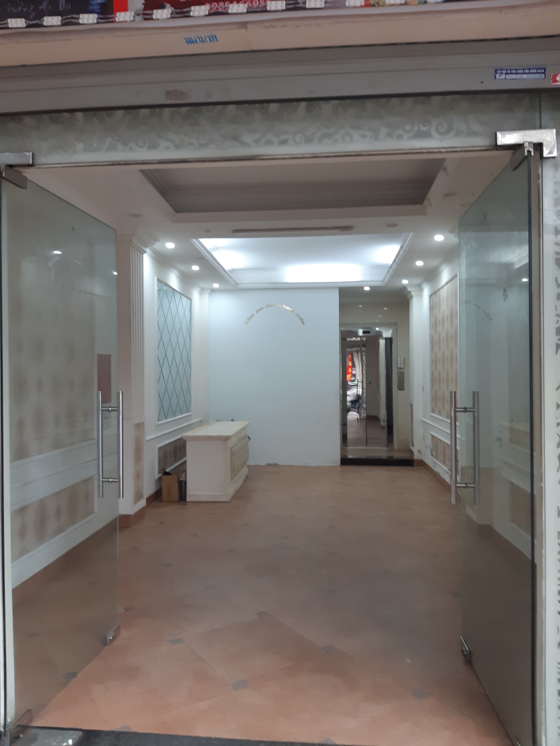 Chính chủ Cho thuê nhà mặt phố 682 Hoàng Hoa Thám-Ba Đình-HN. DT 350m2 7