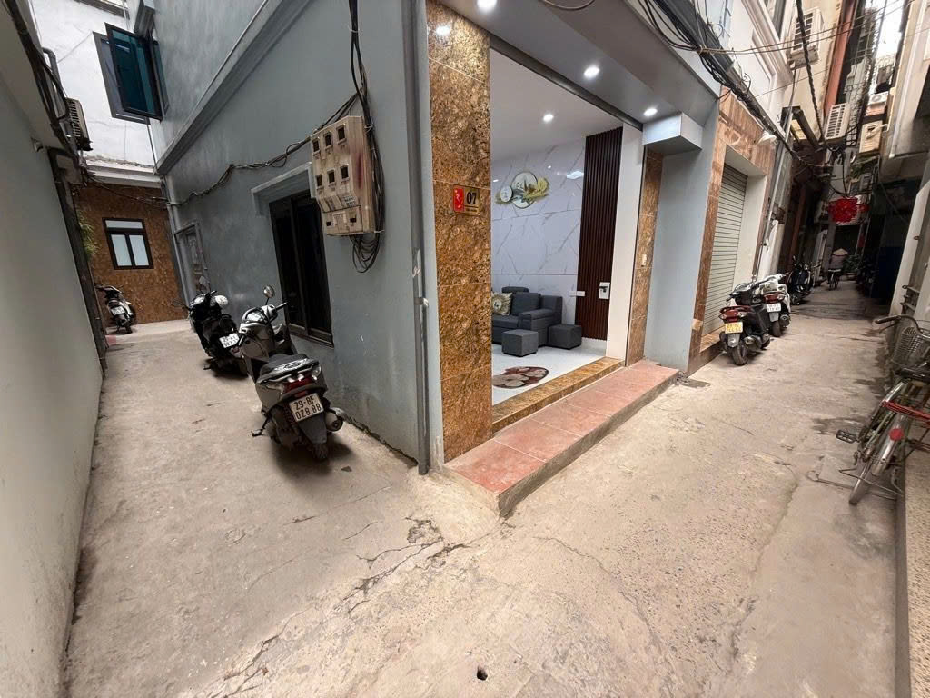 Bán nhà vĩnh hưng 4 tầng dân xây lô góc phân lô hoàng mai