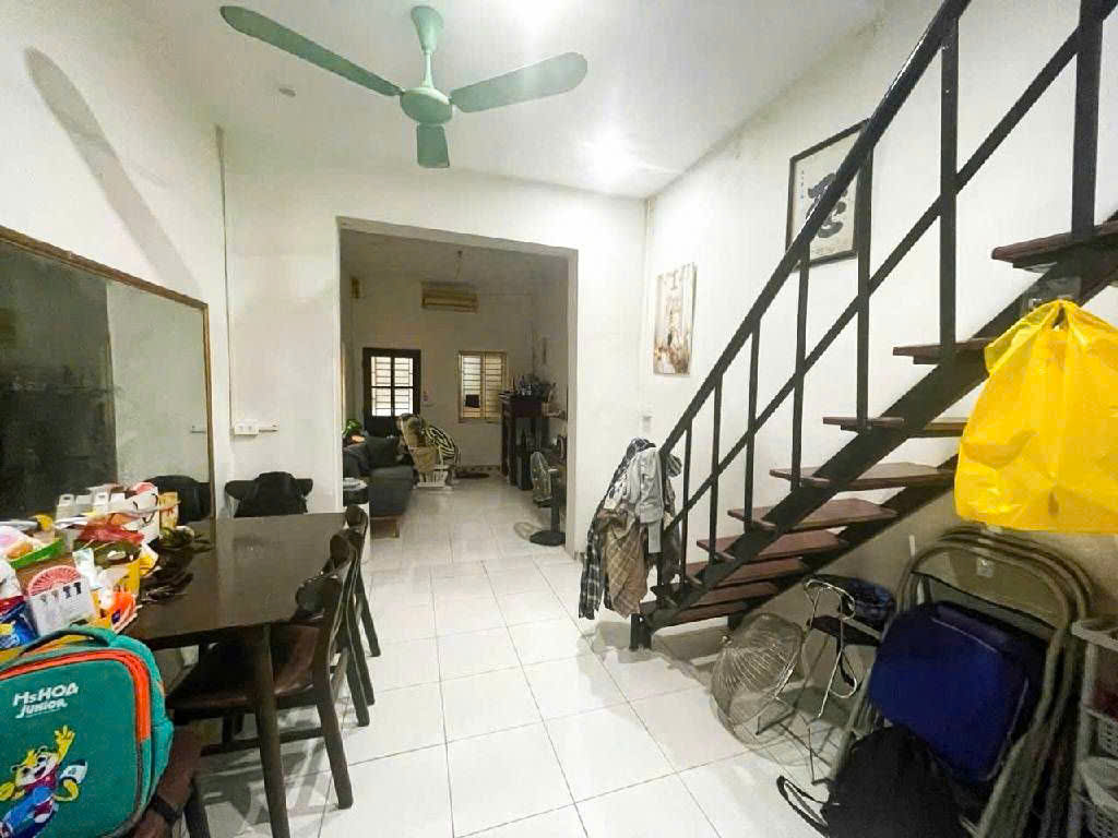 Nhỉnh 3 tỷ bán nhà tập thể tầng 2+3 bạch mai thanh nhàn hai bà trưng