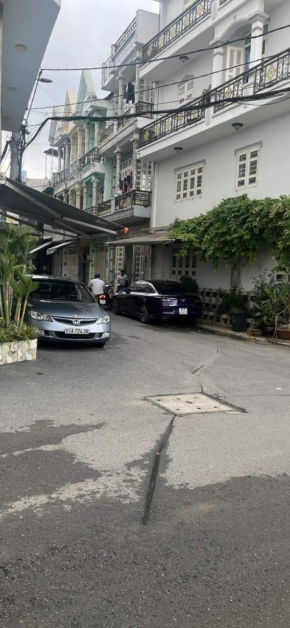 Nhà khu vip đúc bê tông cốt thép kên cố 2 lầu đường ô tô bon bon thới an 35 lê t