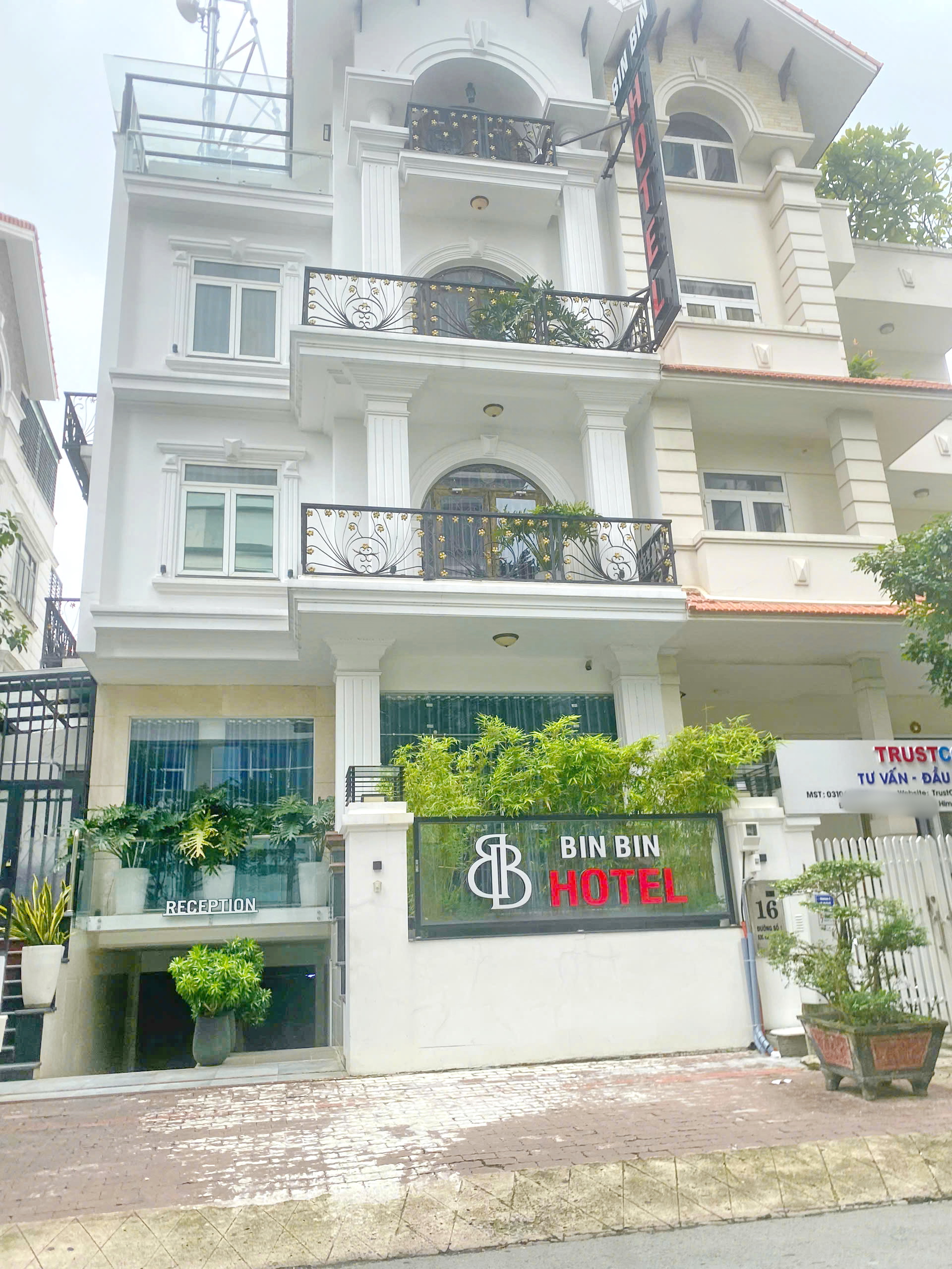 Bán BĐS dòng tiền thu nhập 88tr/th khách sạn MT HimLam Q7