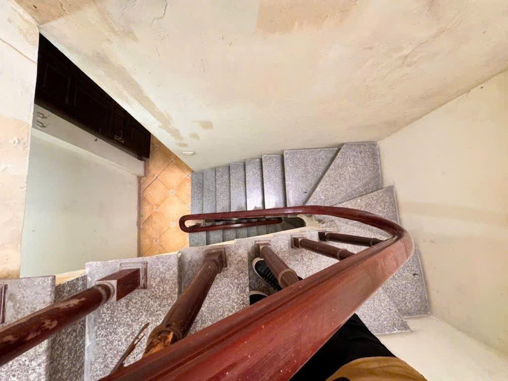 Bán nhà phố Lạc Long Quân – Ngõ rộng, an ninh cao, tiện ích ngập tràn