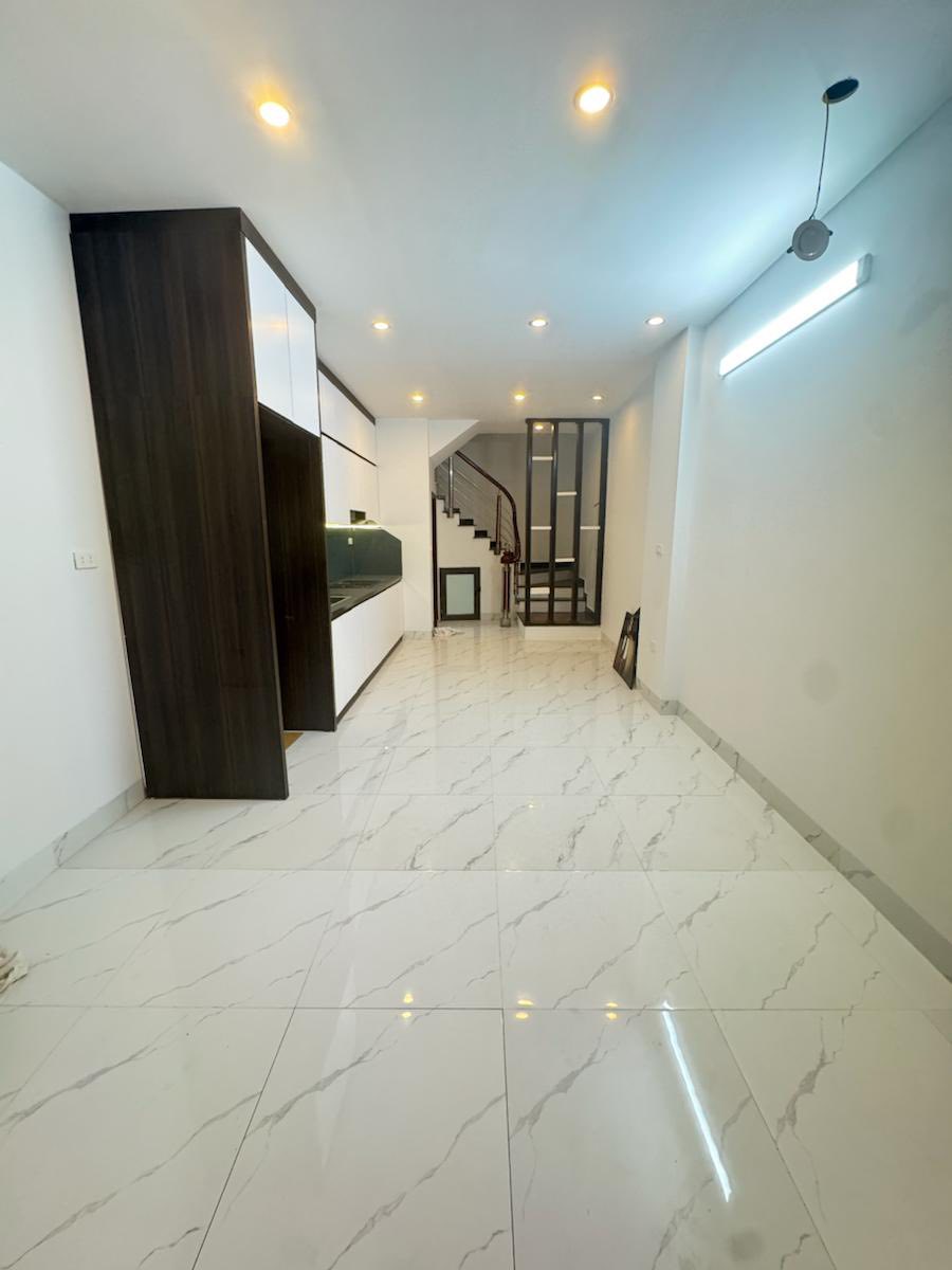 Xuân La - Tây Hồ – 35m x 5 tầng – lô góc