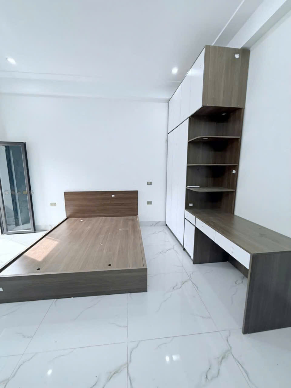CHÍNH CHỦ CHO THUÊ STUDIO MỚI 100% – NGAY CỔNG LÀNG LỤA VẠN PHÚC