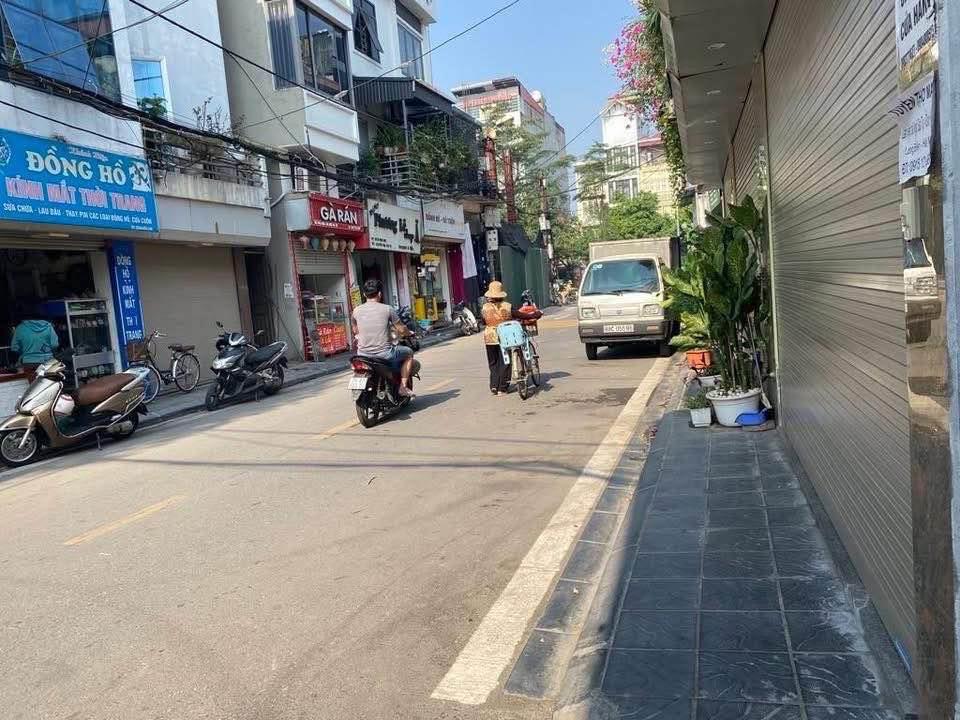 HÀNG HIẾM NGỌC THUỴ -  PHÂN LÔ - 7 TẦNG THANG MÁY - NHÀ MỚI - 7TẦNG 40M2. HƠN