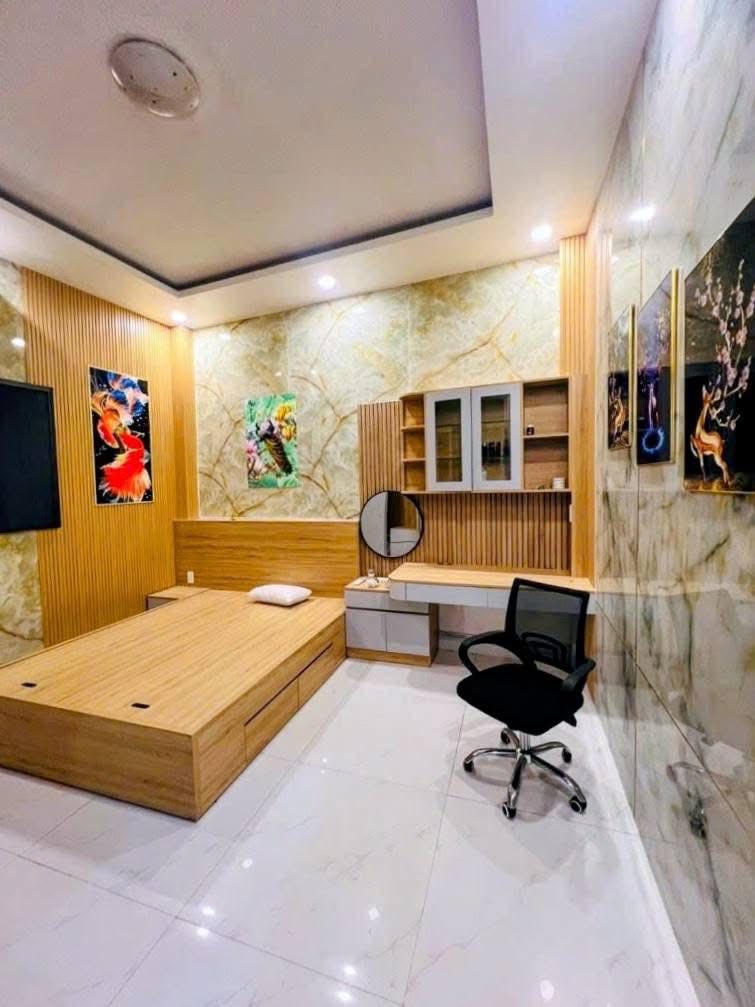 NHÀ HẺM XE HƠI QUẬN 5 – DIỆN TÍCH LỚN, NỞ HẬU ĐẸP 5,6mX17M giá 11TỶ